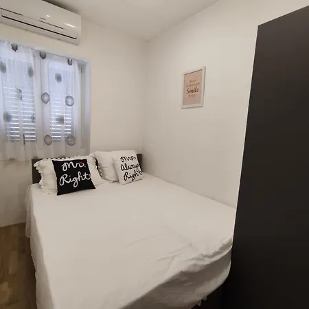 Tona Apartment