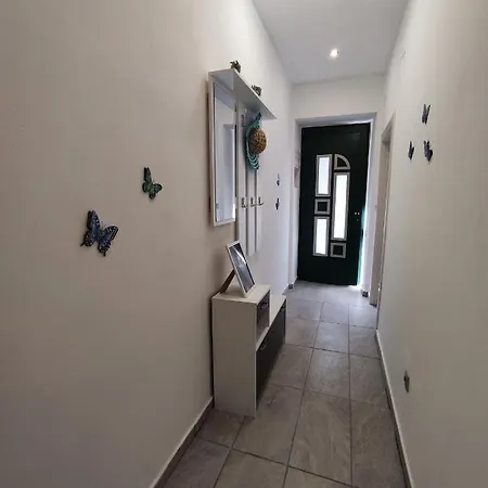 Tona Apartment Sibenik