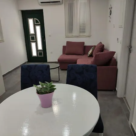Tona Apartment