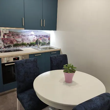 Tona Apartment