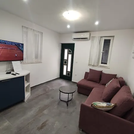 Apartment Tona